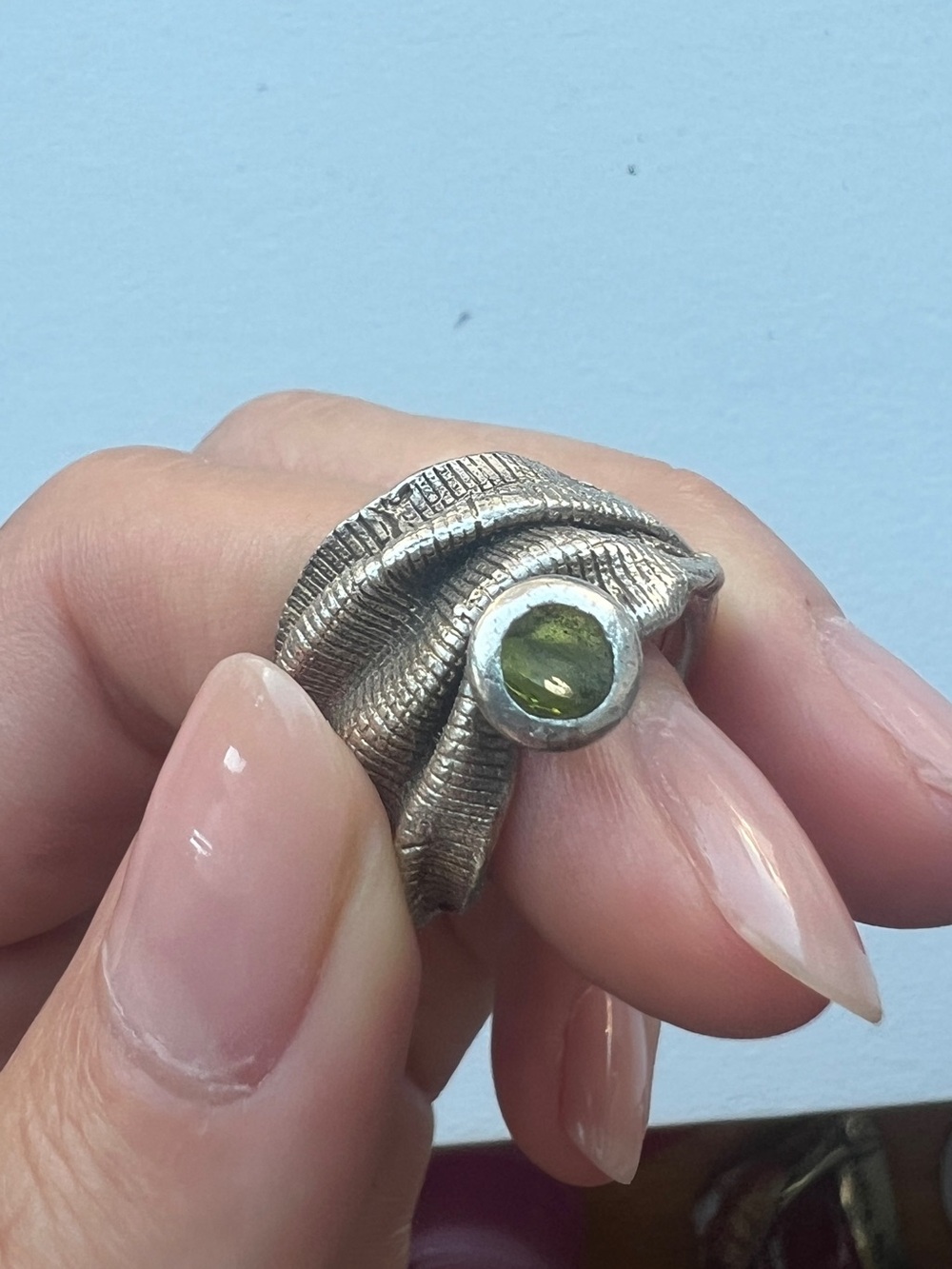 Kabirski Textured Ring with Peridot Stone